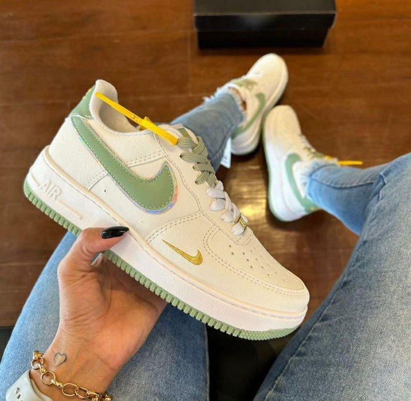 Nike Air Force Essential